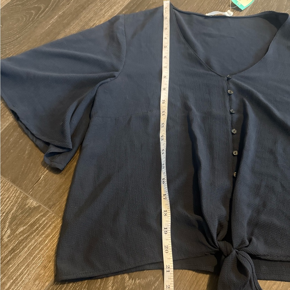 NWT LUSH x Stitchfix Krisantha Tie Front Blouse - Navy, Medium - Picture 4 of 8